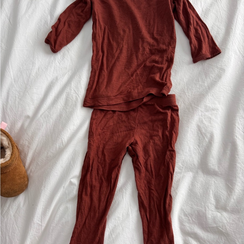 Solly Baby 2 piece set 6-12 mos